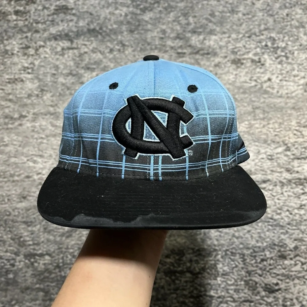 North Carolina Tar‎ Heels Hat Fitted Size M/L Zephyr SAMPLE Blue Black